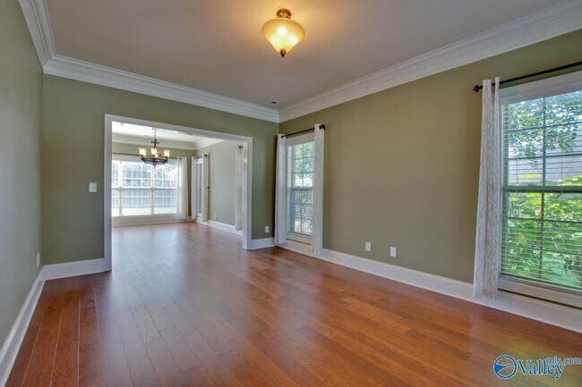 Building Photo - 2801 Centerridge Rd SE