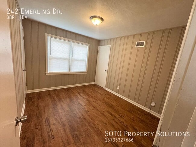 Building Photo - 242 Emerling Dr