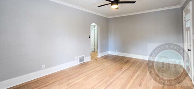 Building Photo - A "Must See" 2bd/1ba Beautiful home!