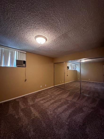 Building Photo - 1202 Mayflower Ave