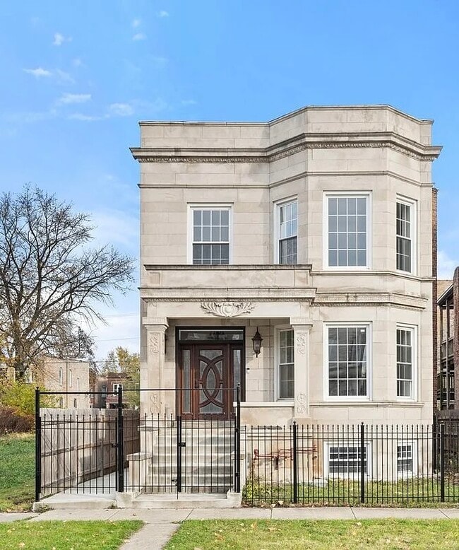 Building Photo - 5753 S Peoria St