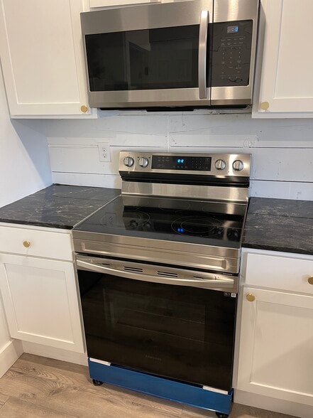 Kitchen - 706 Adams St