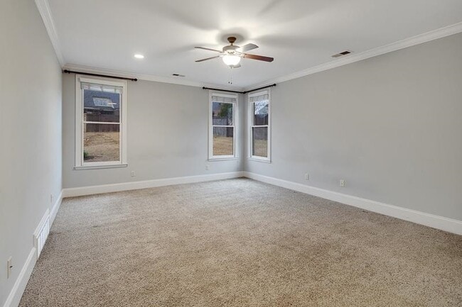 Building Photo - 10227 Matwood Oak Dr