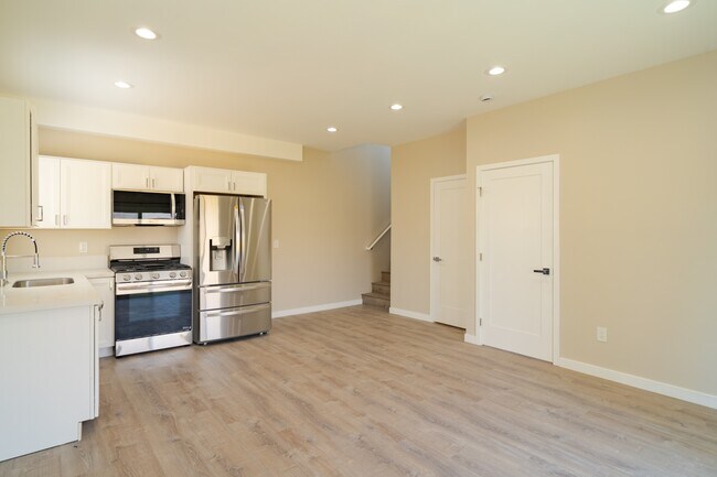 Building Photo - 5041 Art St