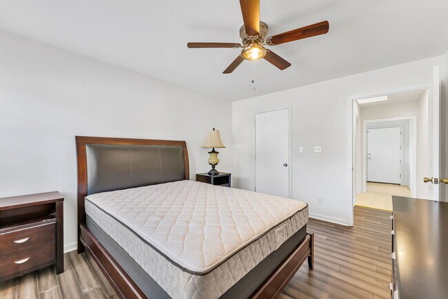 Building Photo - 2430 Telluride Dr