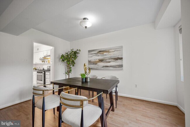 Building Photo - 4201 Cathedral Ave NW