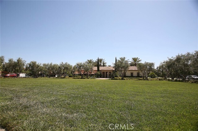 Building Photo - 138 Annuals