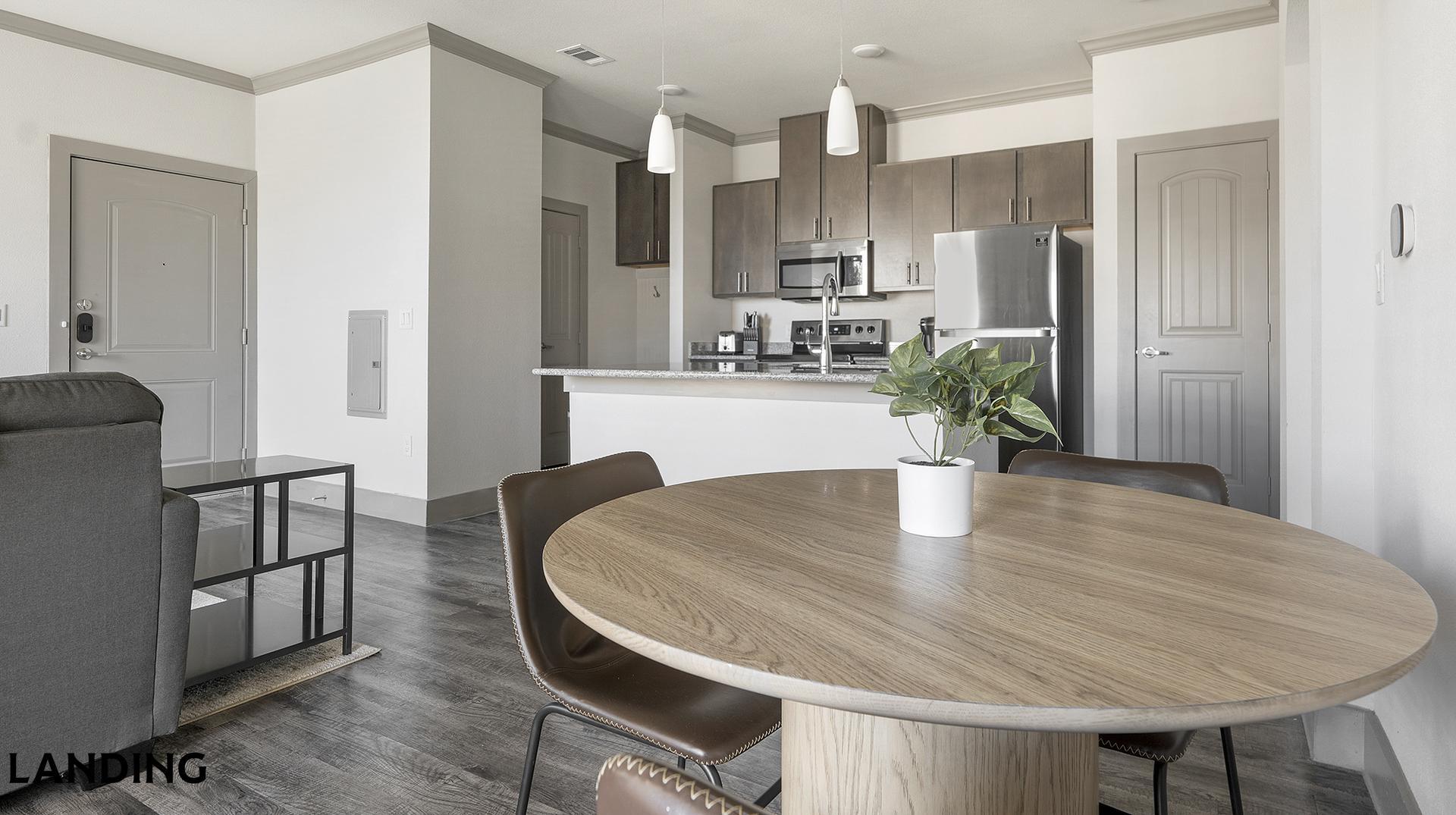 Building Photo - 12500 Shadowglen Trce