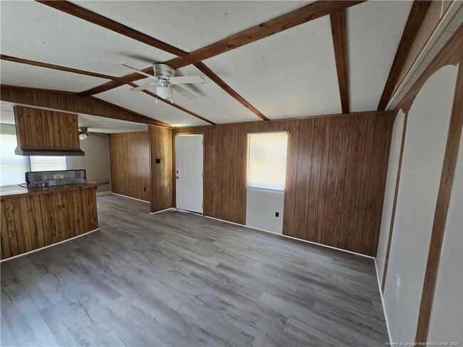 Building Photo - 1581 Rim Rd