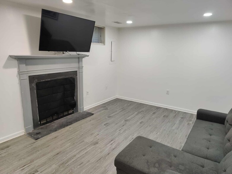 Den area (basement) - 11573 Overleigh Dr