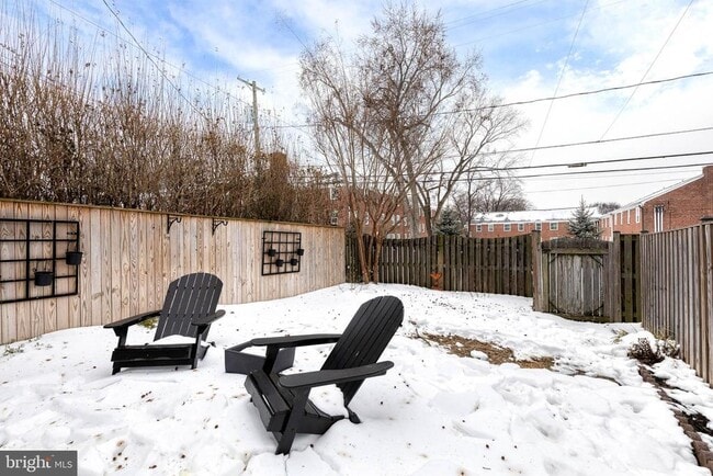 Building Photo - 39 Regester Ave