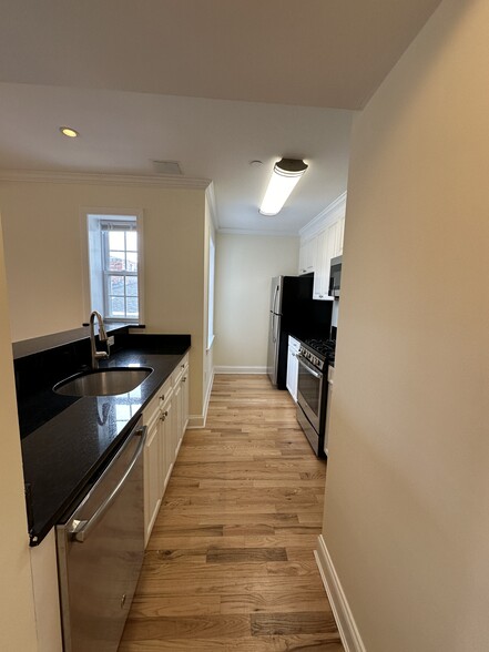 Building Photo - 65 Langdon St