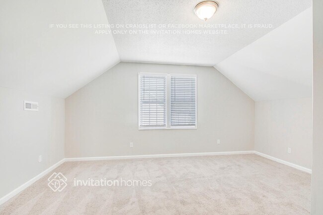 Building Photo - 201 Zircon Ln