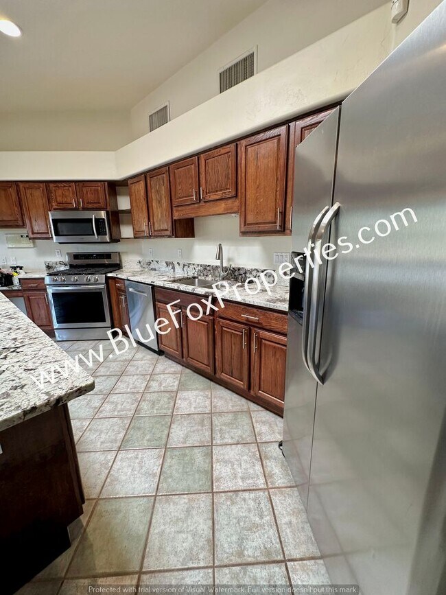 Building Photo - 4814 N Castle Ridge Rd