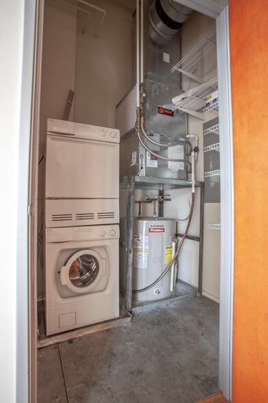 Building Photo - 1136 Washington Ave