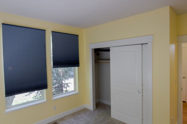 Building Photo - Prime Central Park 5bed/4ba