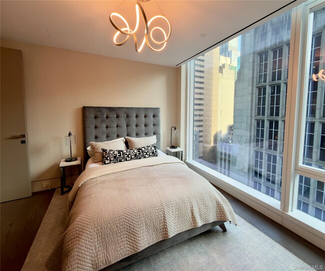 Building Photo - 18 W 53rd St