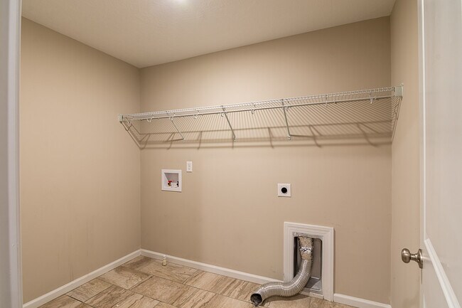 Building Photo - 453 Arrowwood Dr