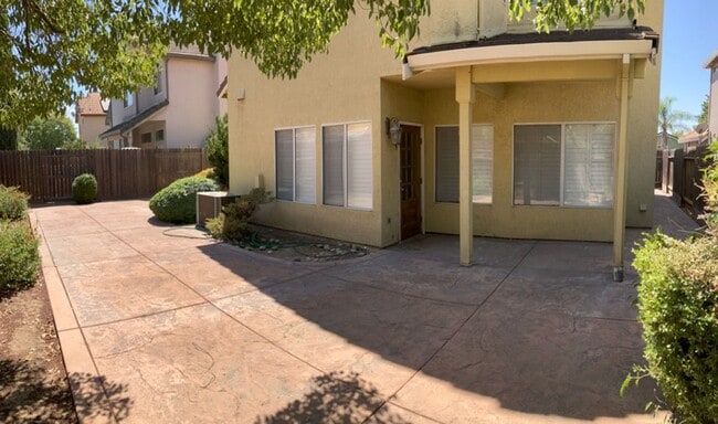 Building Photo - 3625 Jarena Dr