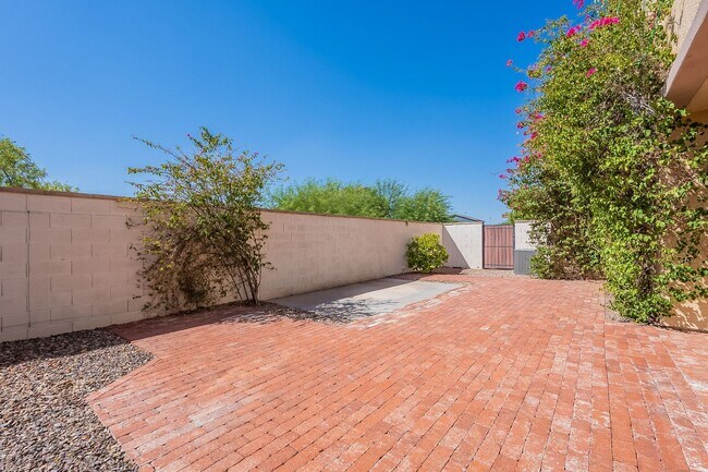 Building Photo - 4 bedroom home for rent