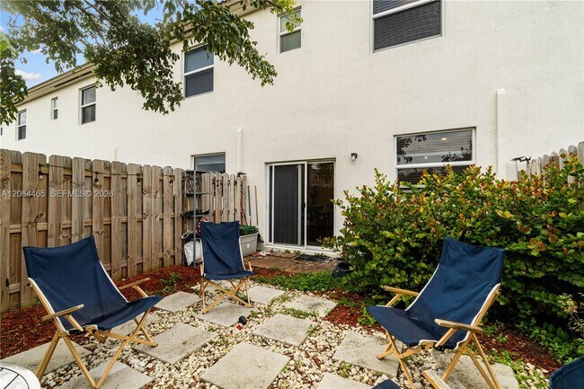Building Photo - 12121 NW 23rd Ct