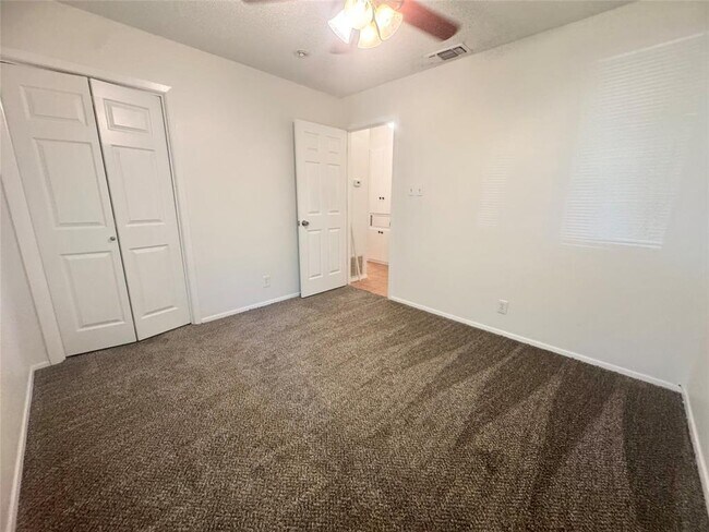 Building Photo - 9602 Chukar Cir