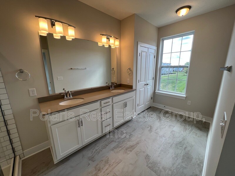 Building Photo - 577 Steinbeck Pl