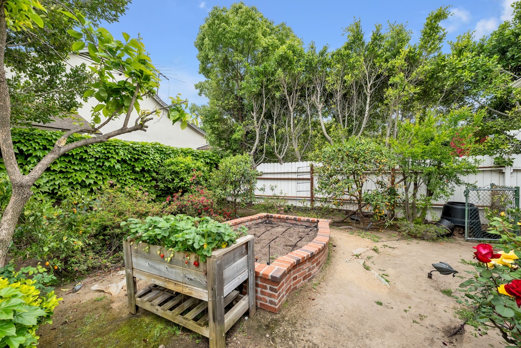 Building Photo - 4722 Forman Ave