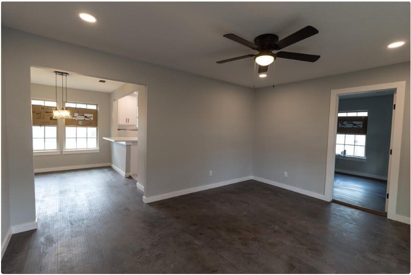 Building Photo - 7652 Teesdale Dr