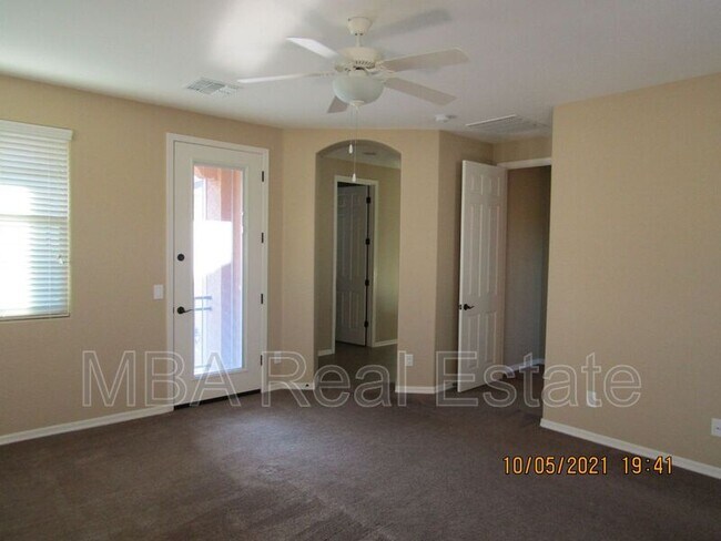 Building Photo - 863 S Annie Ln