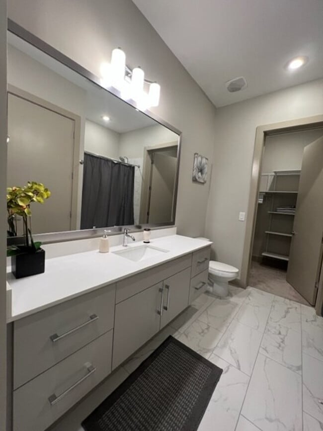 Building Photo - 3158 Stillhouse Creek Dr