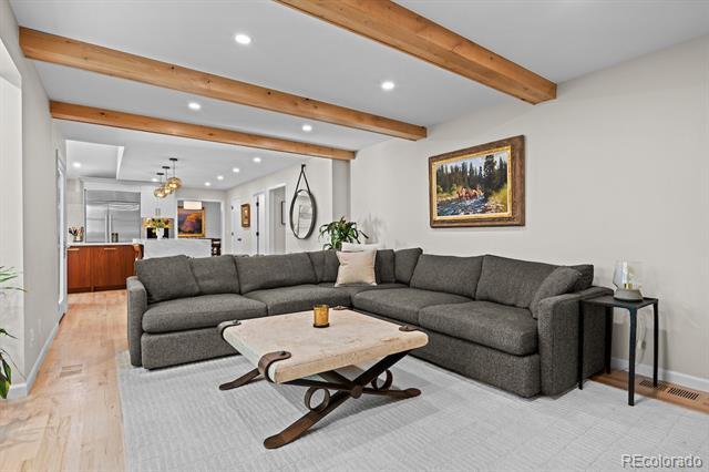 Building Photo - 7030 S Magnolia Cir