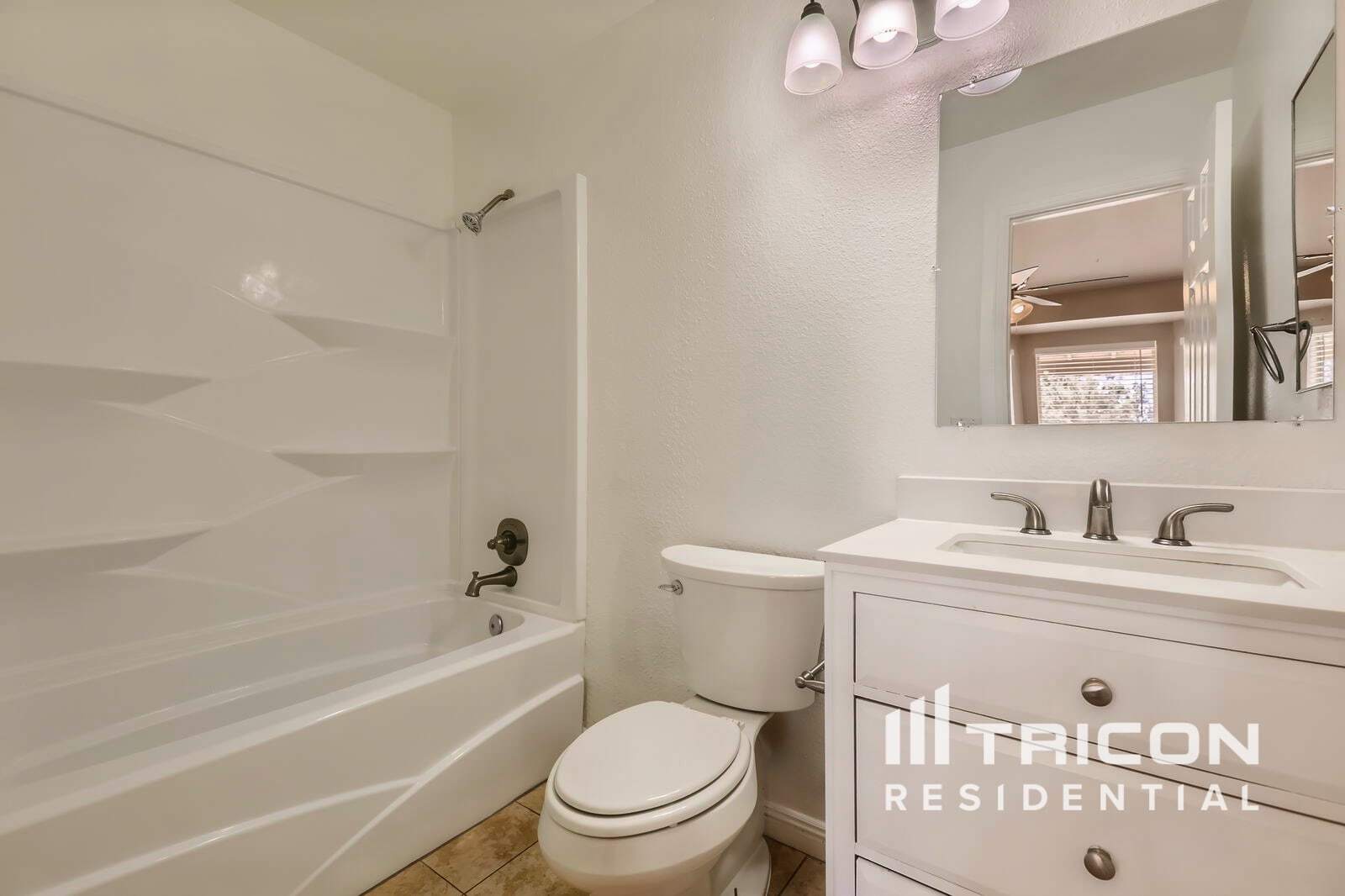 Building Photo - 673 E Estrella Dr