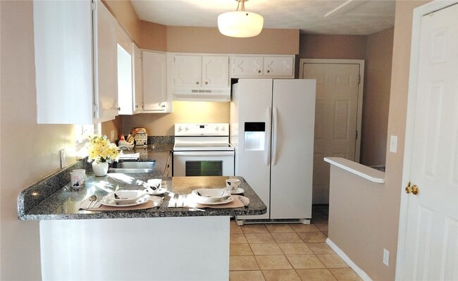 Building Photo - 1920 Americana Way