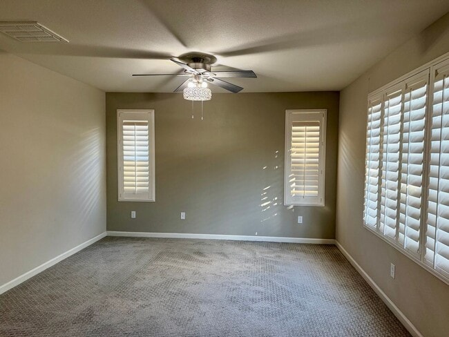 Building Photo - Beautifully Updated 3 Bedroom, 2.5 Bath Home In Clovis