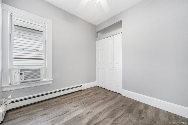 Building Photo - 17 Lawrence Ave