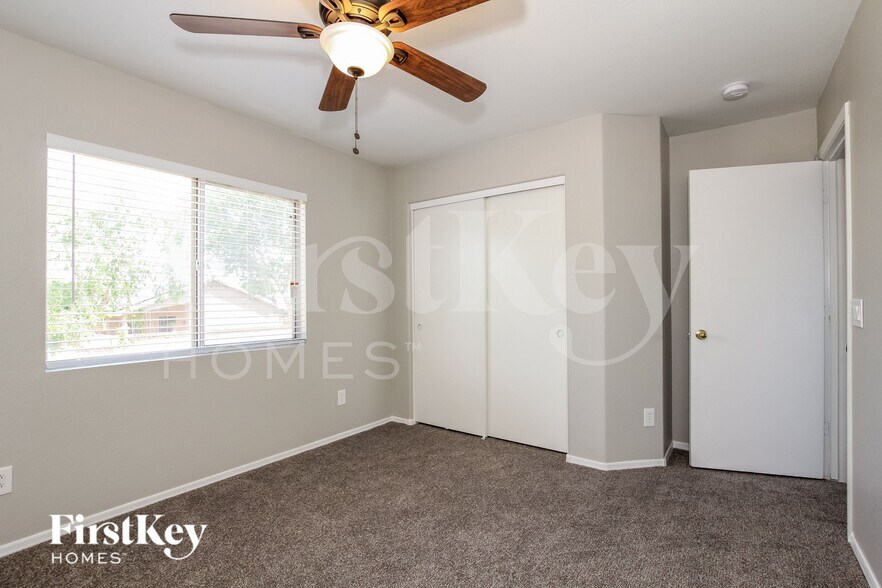Building Photo - 9156 W Quail Ave