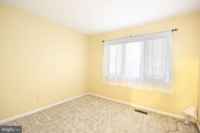 Building Photo - 133 N Park Dr