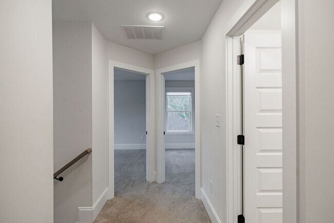 Building Photo - 125 Harper St