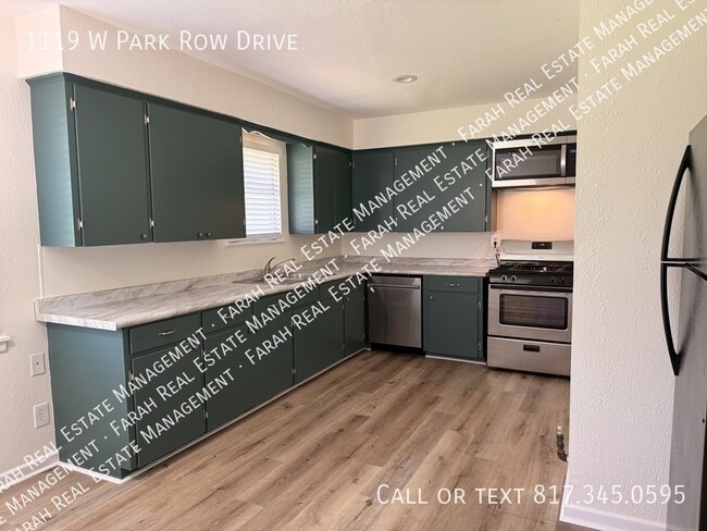 Building Photo - 1119 W Park Row Dr