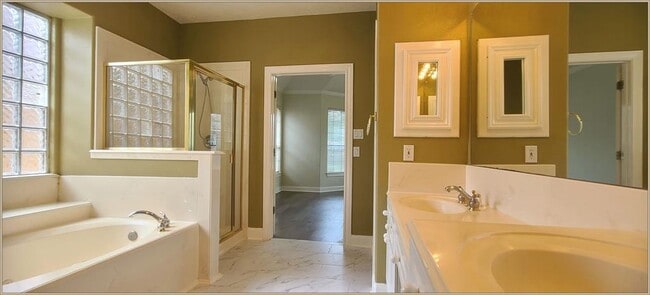Building Photo - 12906 Silent Shore