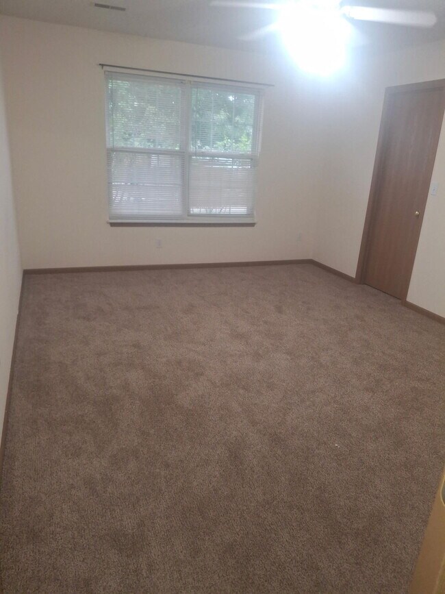 Building Photo - 3708 Panther Dr