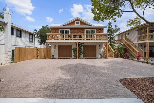 Building Photo - 30 W Castillo Dr