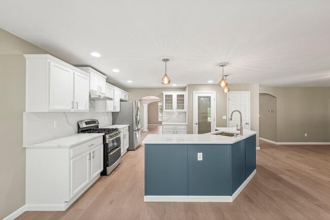 Building Photo - Spacious Sunrise Home for Rent in Puyallup...