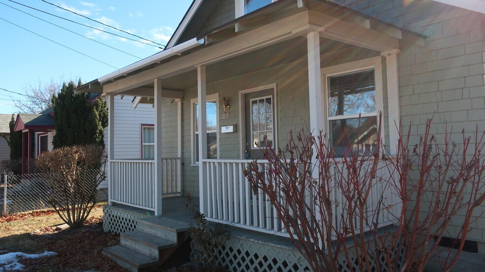 Building Photo - 1019 W Park St