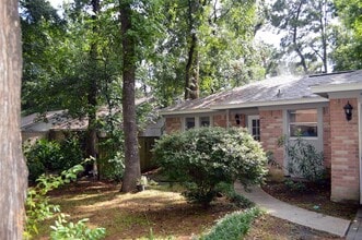 Building Photo - 106 E Wavy Oak Cir