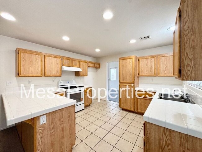 Building Photo - 14744 Delicious St