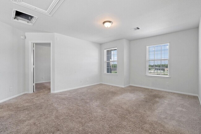 Building Photo - 5319 Rivers Edge Dr