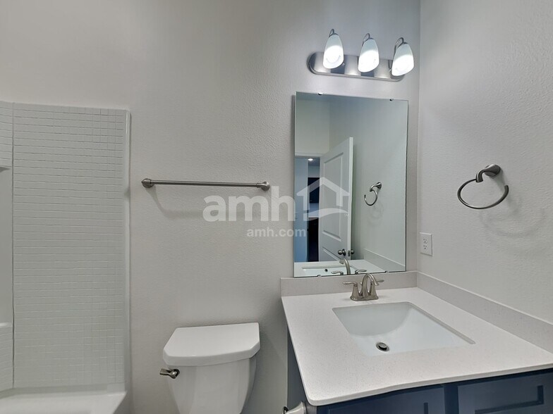 Building Photo - 6102 Little Blf Cir