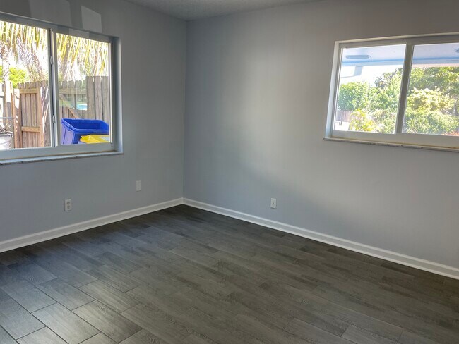 Spacious bedrooms - 7669 SE James St